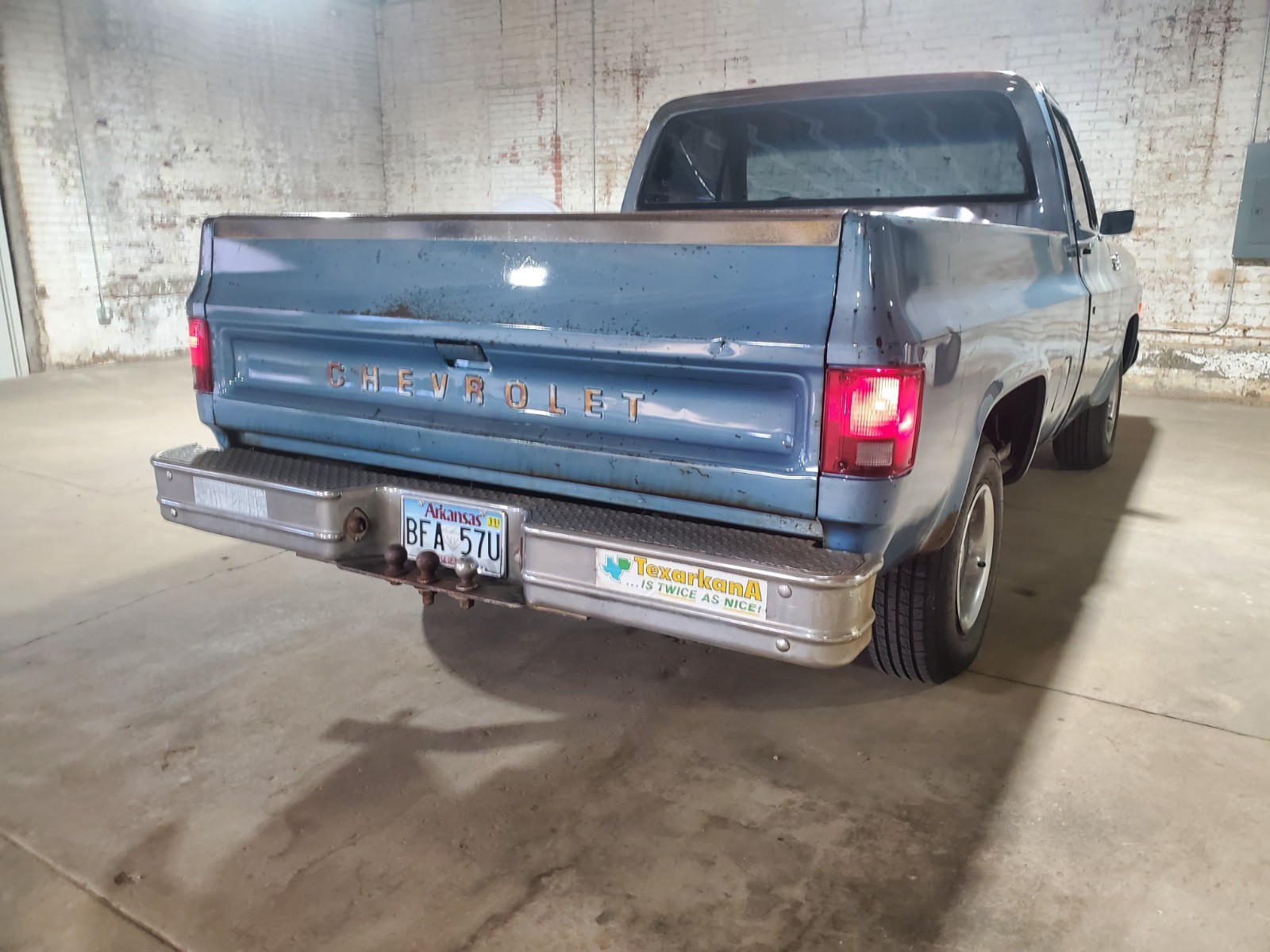 Chevrolet-C-10-1980-Standard-Cab-Pickup-3