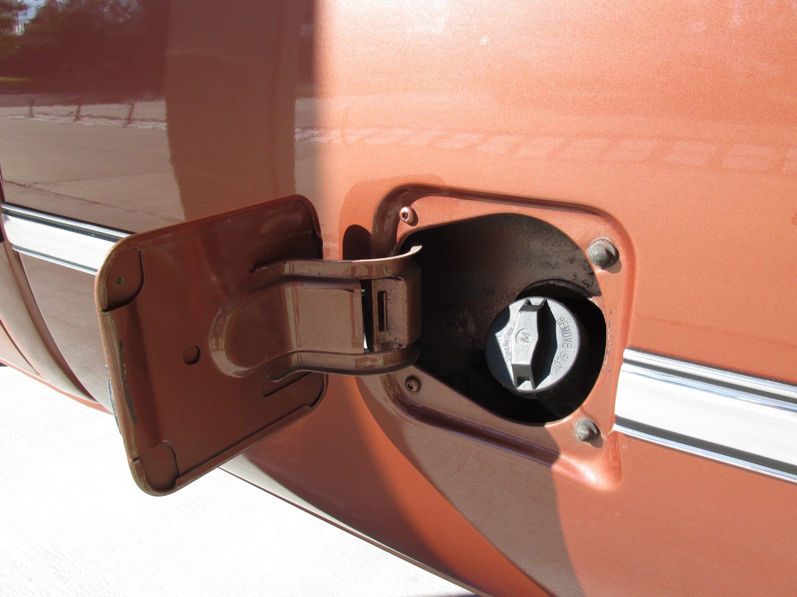 Chevrolet-C-10-1983-Standard-Cab-Pickup-10