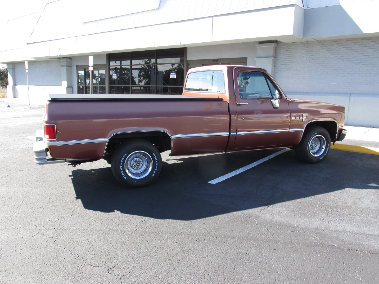 Chevrolet-C-10-1983-Standard-Cab-Pickup-12
