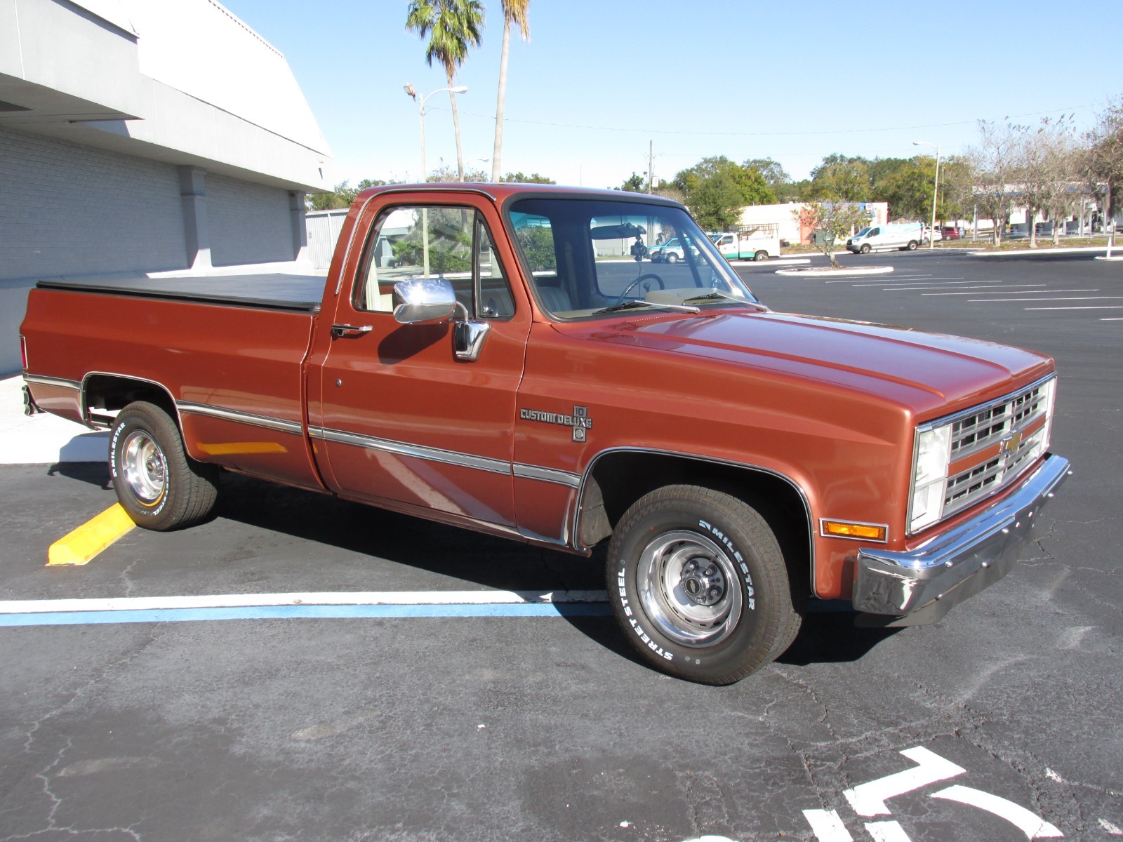 Chevrolet-C-10-1983-Standard-Cab-Pickup-2