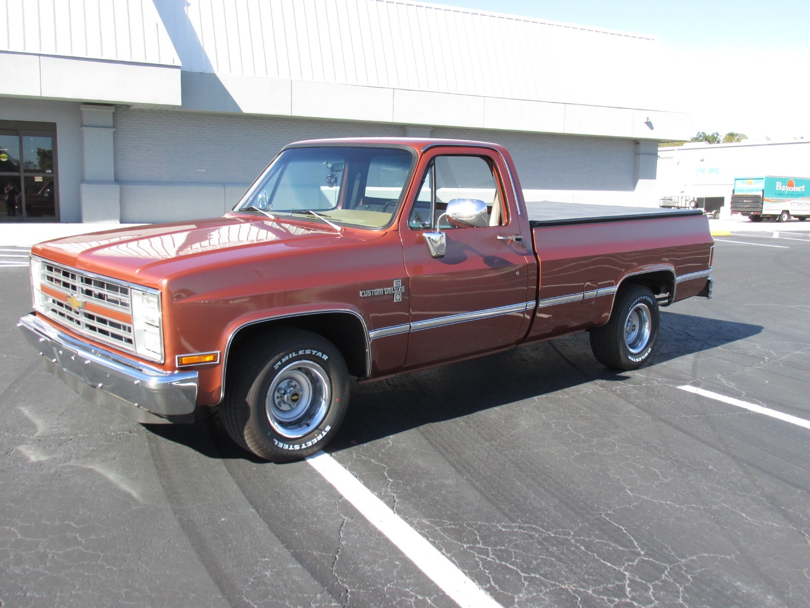 Chevrolet-C-10-1983-Standard-Cab-Pickup-5