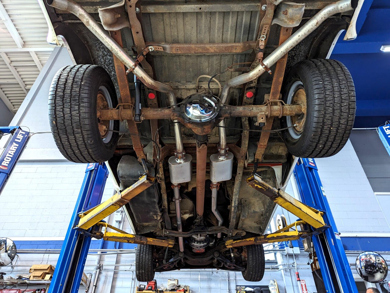 Chevrolet-C-10-1984-Standard-Cab-Pickup-32