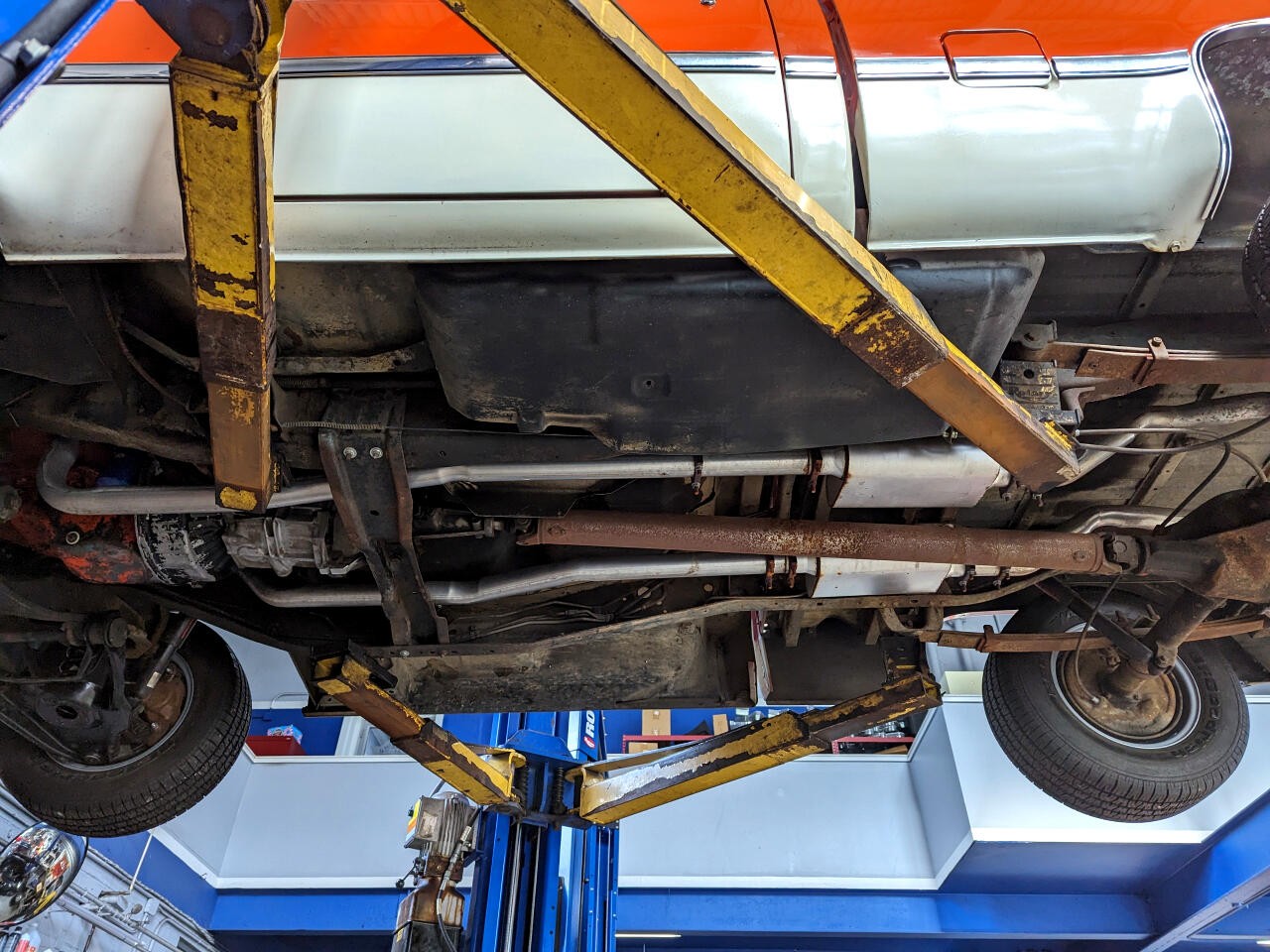 Chevrolet-C-10-1984-Standard-Cab-Pickup-34