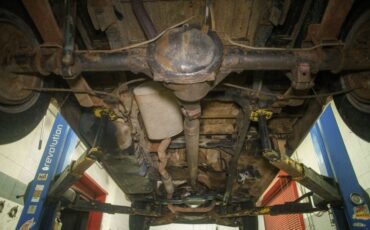 Chevrolet-C-10-1985-Standard-Cab-Pickup-22