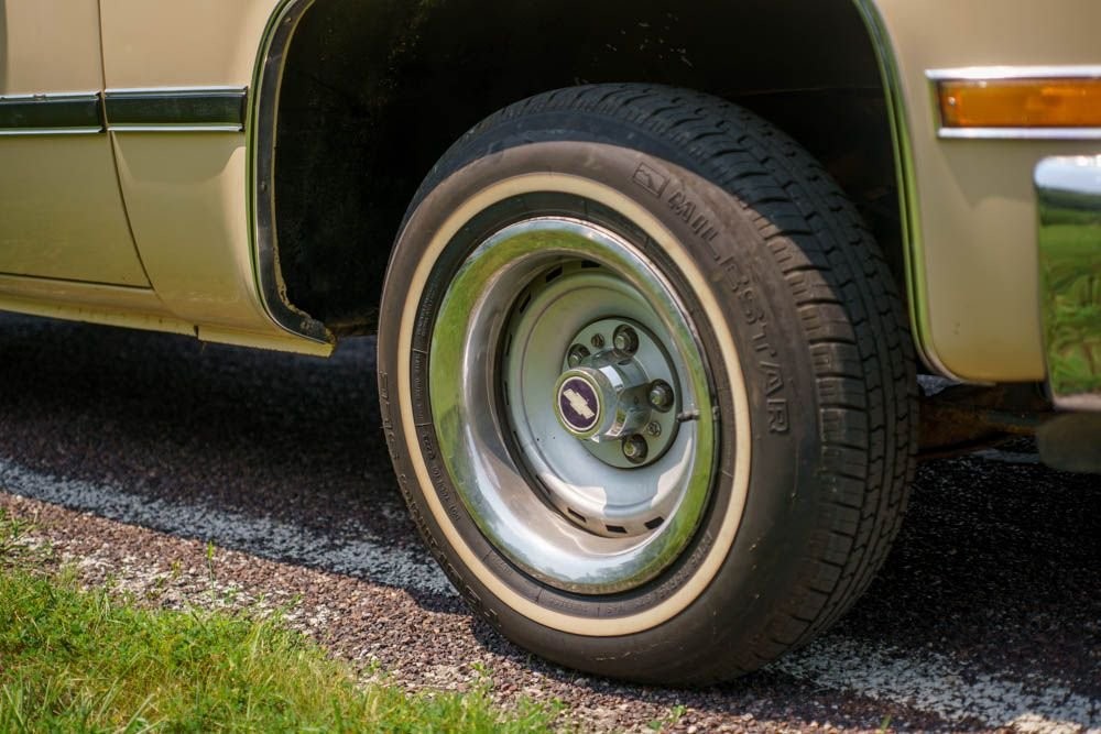 Chevrolet-C-10-1985-Standard-Cab-Pickup-39