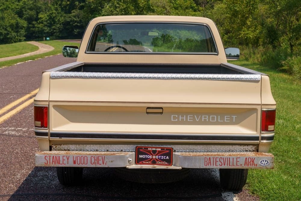 Chevrolet-C-10-1985-Standard-Cab-Pickup-5