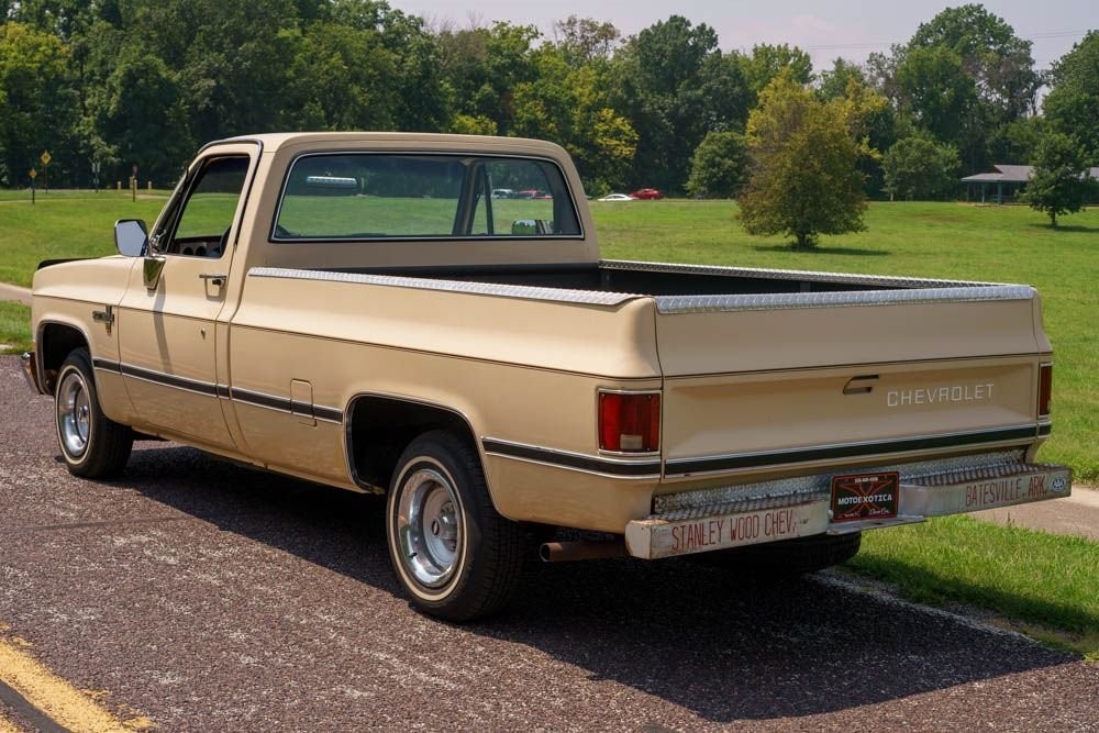 Chevrolet-C-10-1985-Standard-Cab-Pickup-6