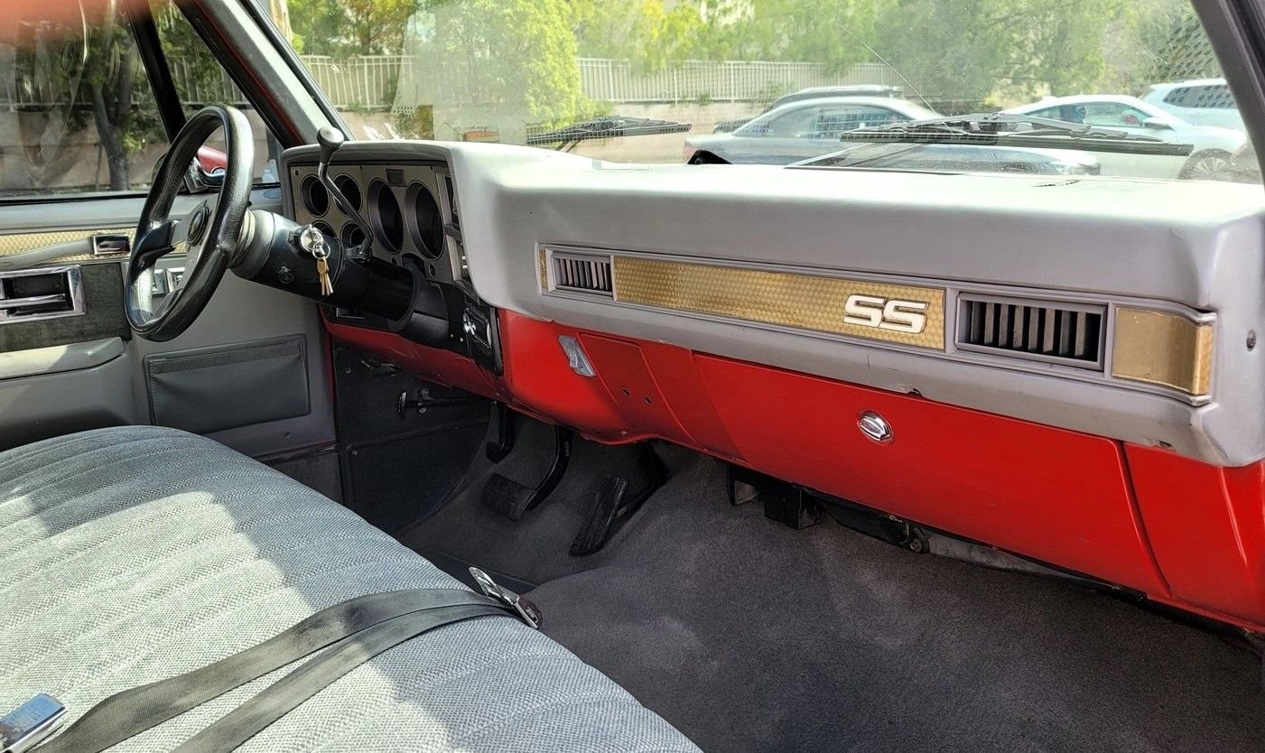Chevrolet-C-10-1987-Pickup-Truck-12