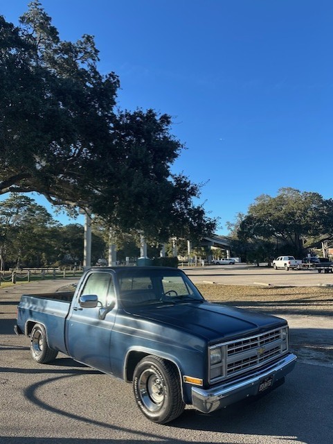 Chevrolet-C-10-1987-Standard-Cab-Pickup-1