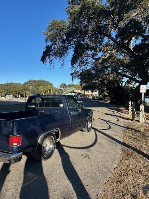 Chevrolet-C-10-1987-Standard-Cab-Pickup-2