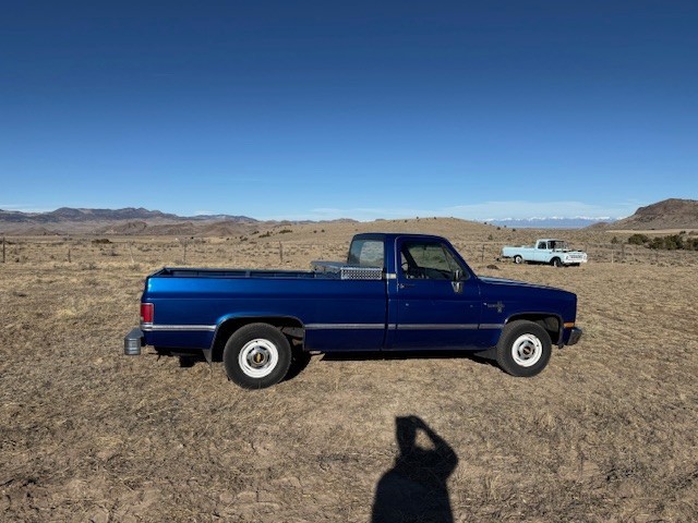 Chevrolet-C-10-1987-Standard-Cab-Pickup-2