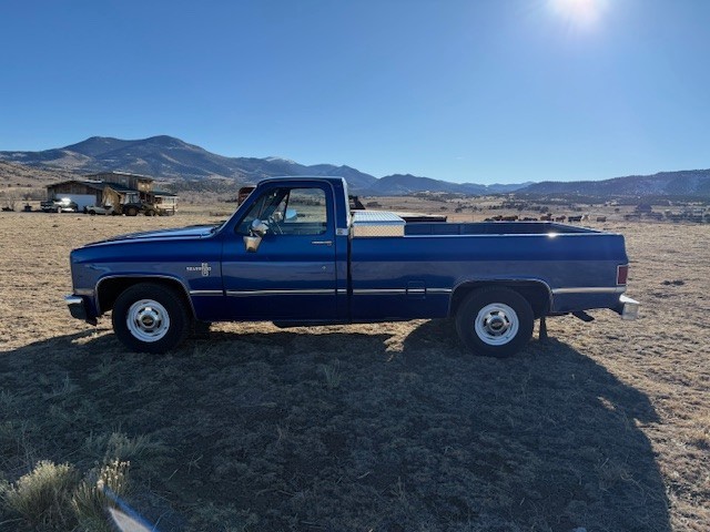 Chevrolet-C-10-1987-Standard-Cab-Pickup-5
