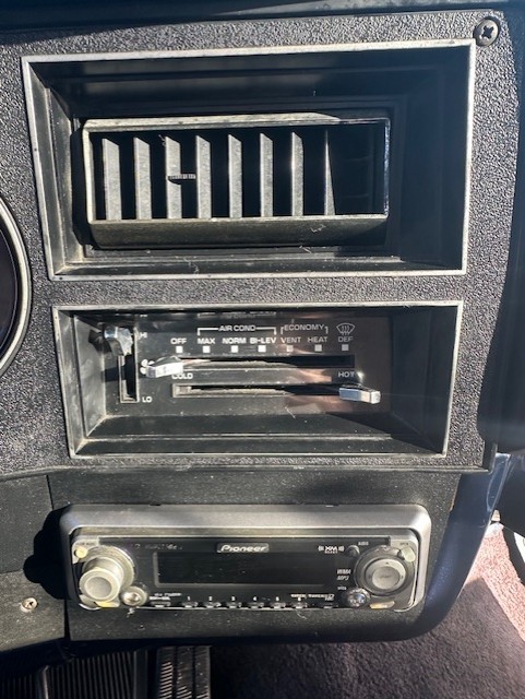 Chevrolet-C-10-1987-Standard-Cab-Pickup-6