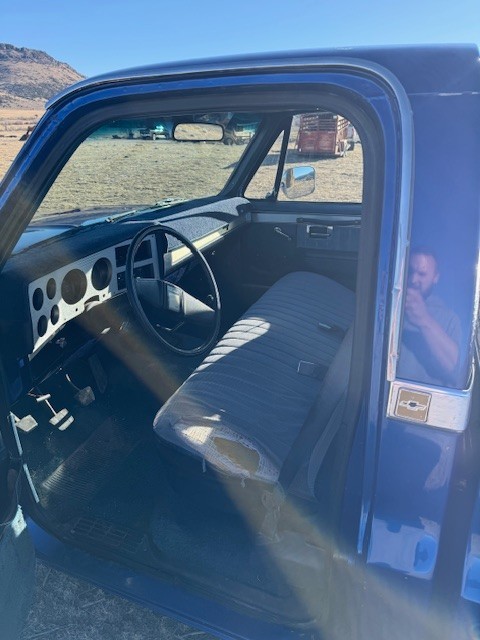 Chevrolet-C-10-1987-Standard-Cab-Pickup-8