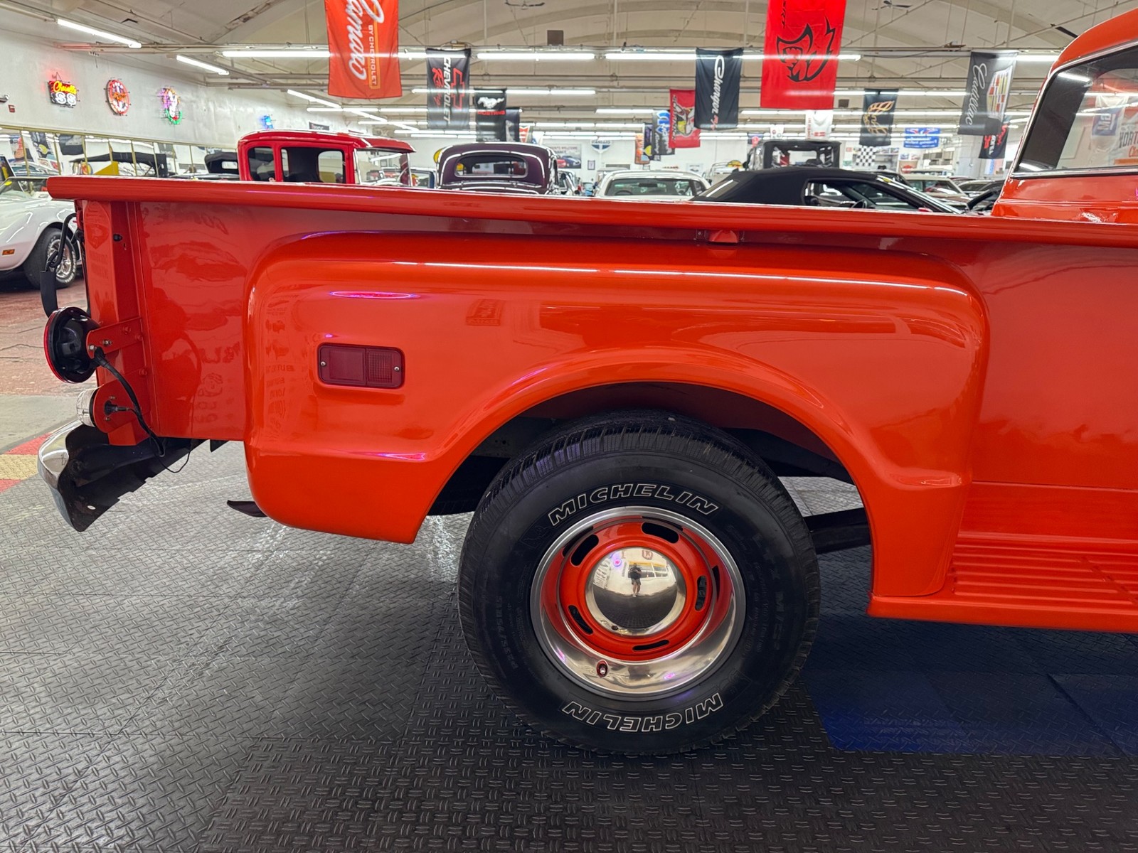 Chevrolet-C-10-LONG-BED-1968-2-DOOR-PICK-UP-26