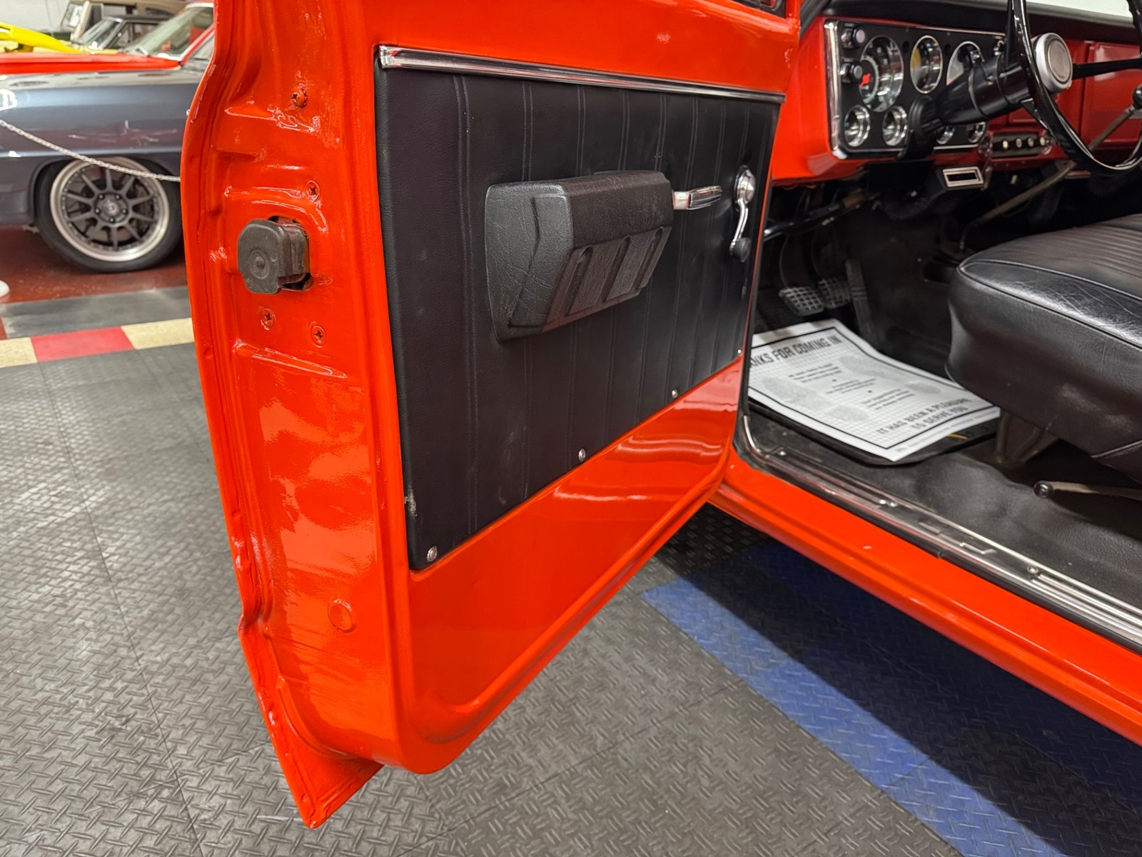 Chevrolet-C-10-LONG-BED-1968-2-DOOR-PICK-UP-35