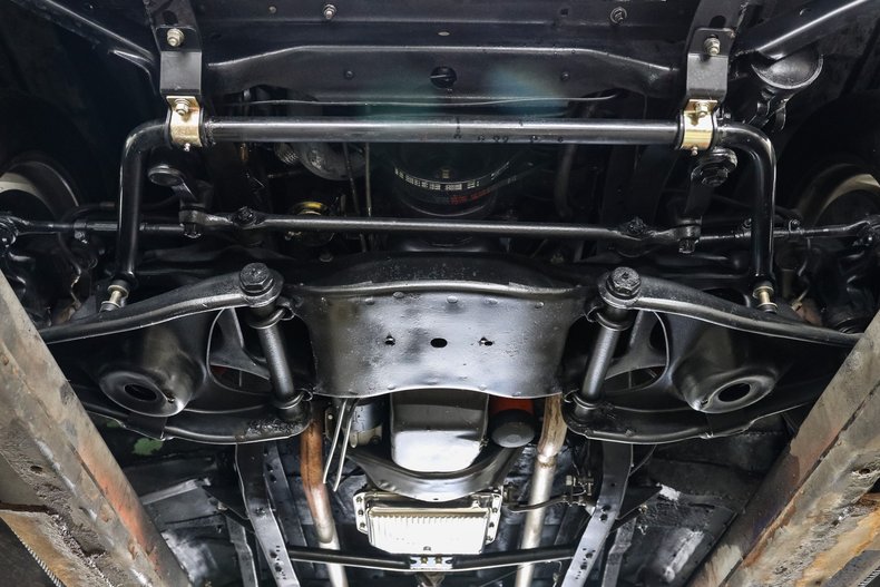 Chevrolet-C10-1965-RED-BLACK-30