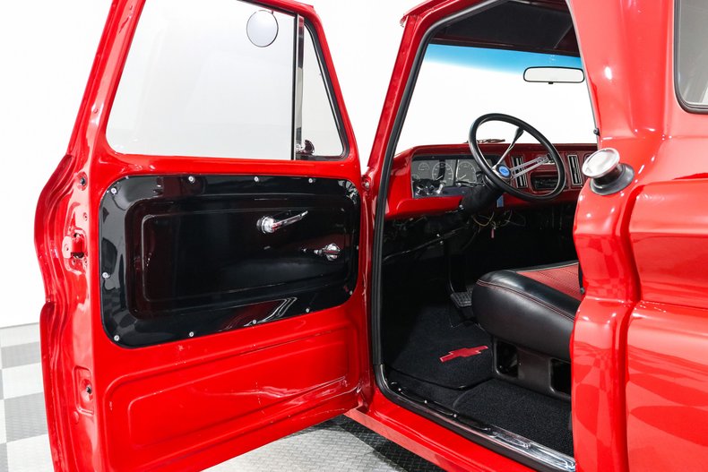 Chevrolet-C10-1965-RED-BLACK-32