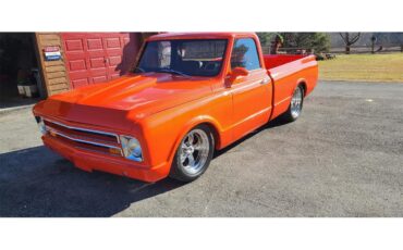 Chevrolet-C10-1967-Poppy-Red-black-1