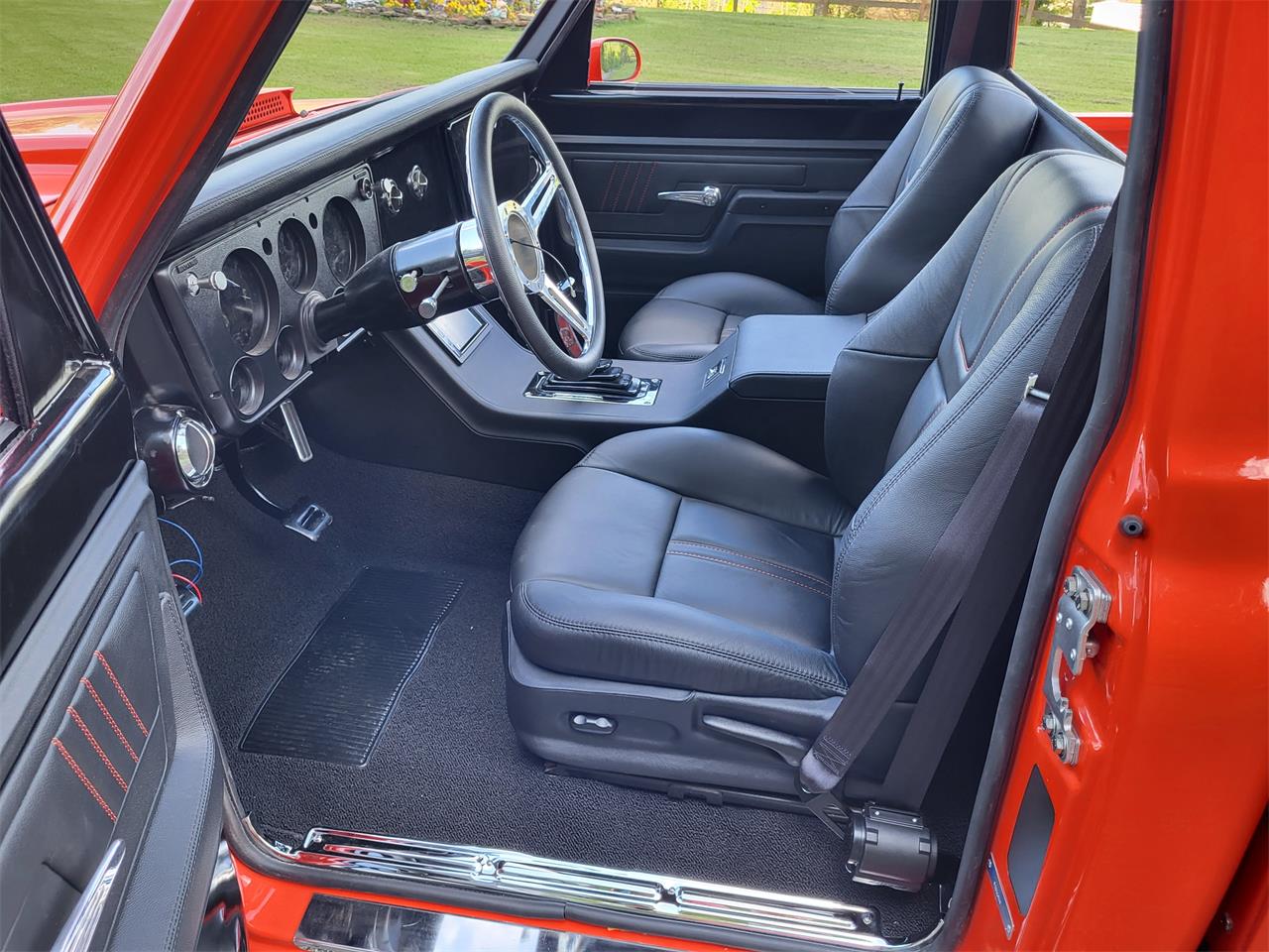 Chevrolet-C10-1967-Poppy-Red-black-7