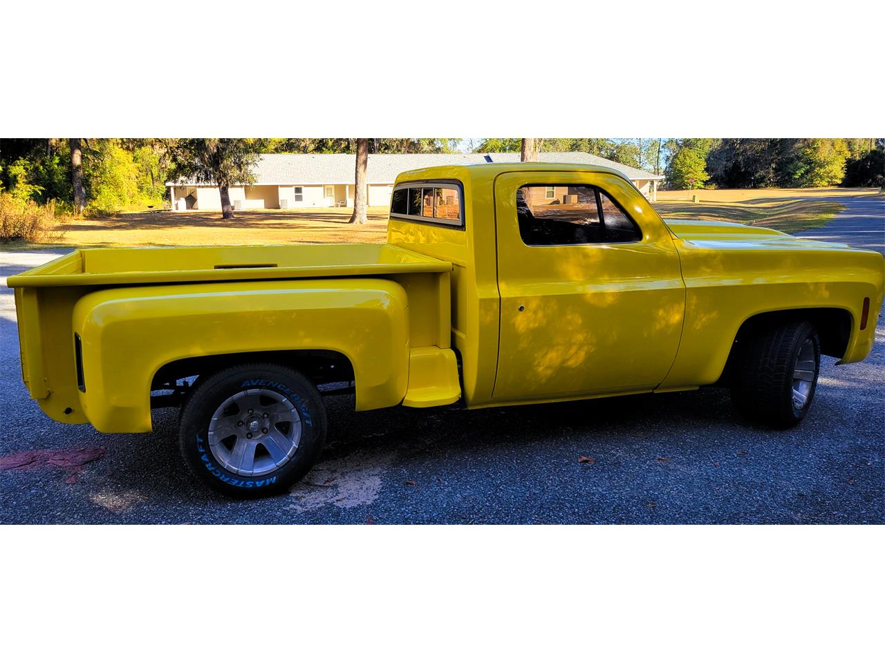 Chevrolet-C10-1973-YELLOW-YELLOW-AND-BLACK-1