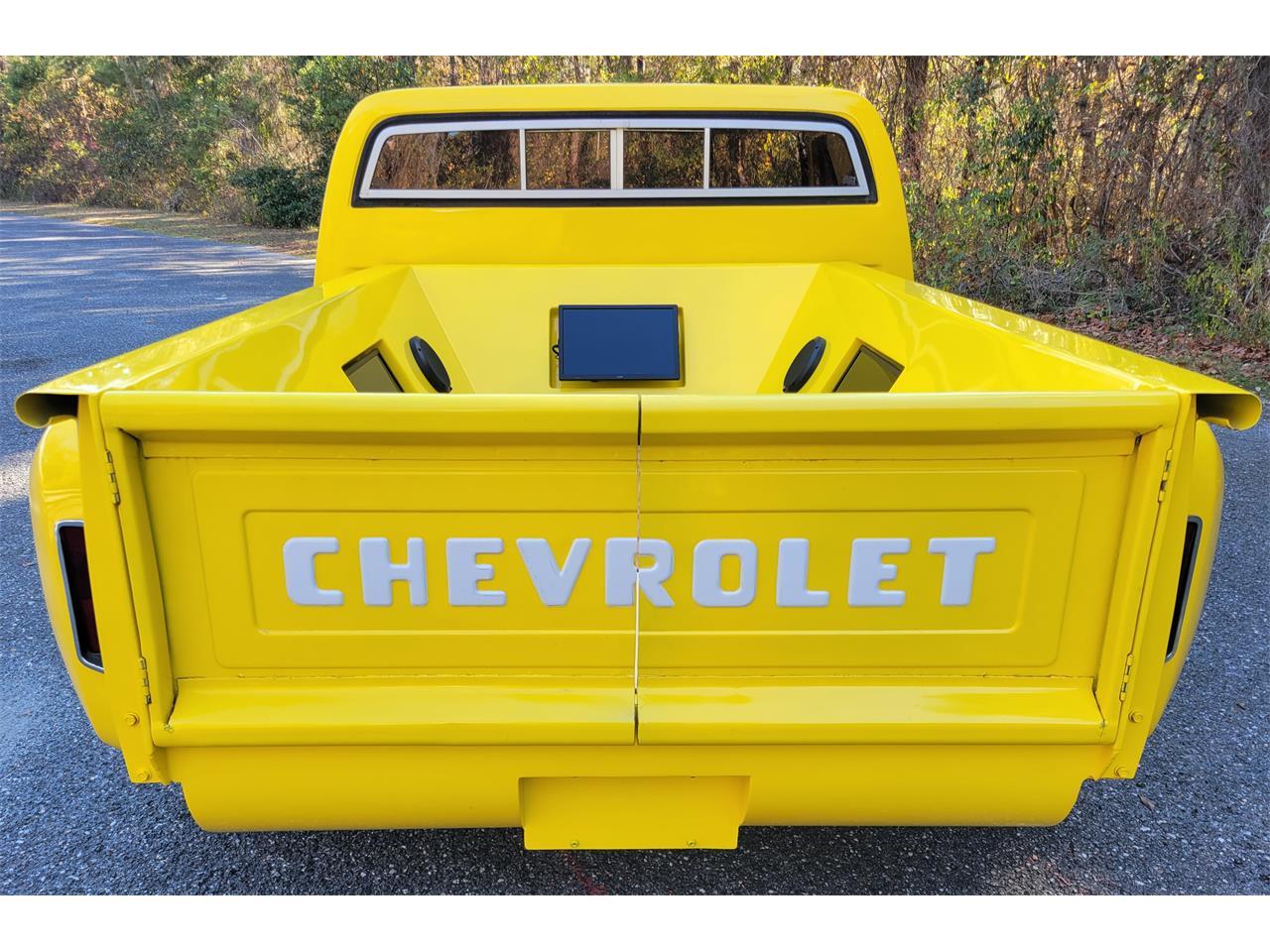 Chevrolet-C10-1973-YELLOW-YELLOW-AND-BLACK-12