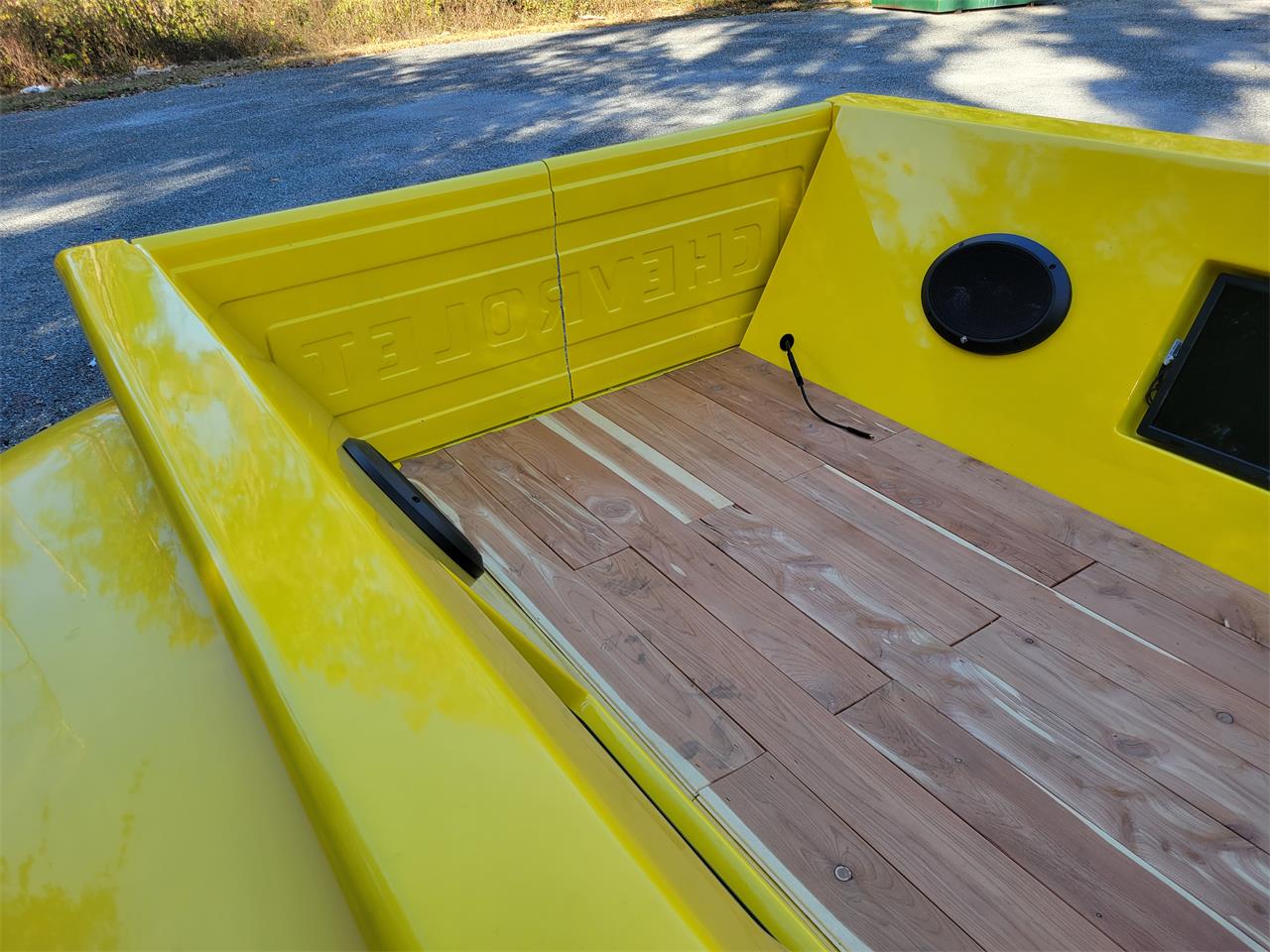 Chevrolet-C10-1973-YELLOW-YELLOW-AND-BLACK-16