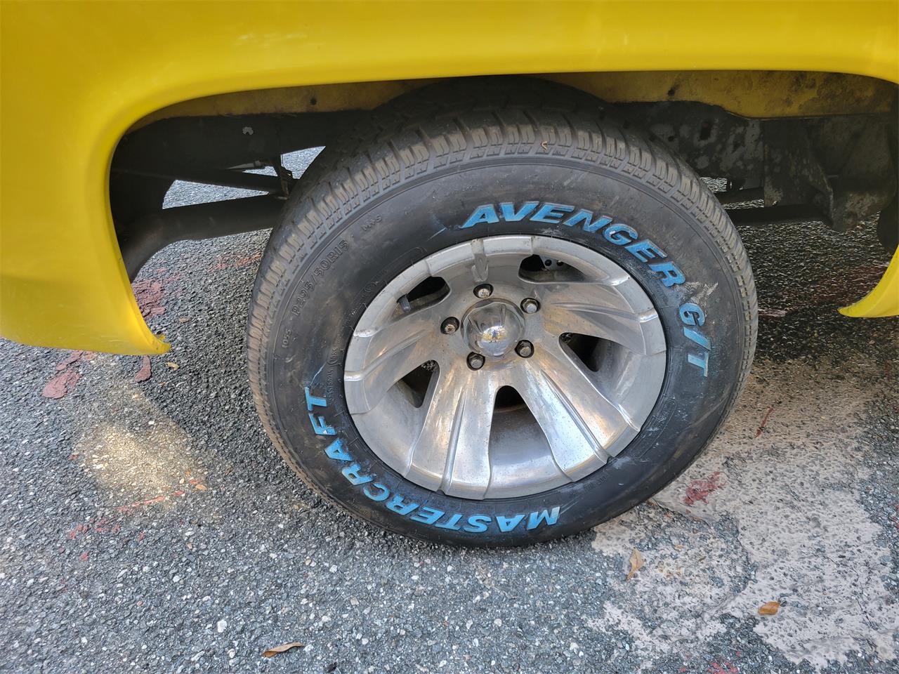 Chevrolet-C10-1973-YELLOW-YELLOW-AND-BLACK-33