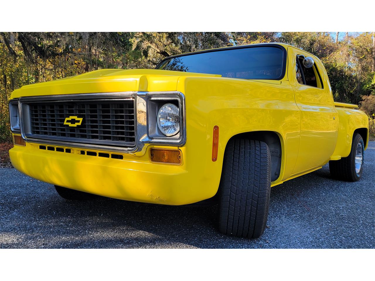 Chevrolet-C10-1973-YELLOW-YELLOW-AND-BLACK-38