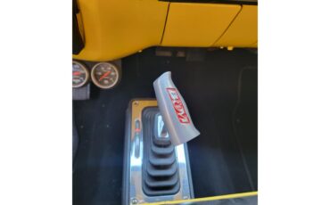 Chevrolet-C10-1973-YELLOW-YELLOW-AND-BLACK-39