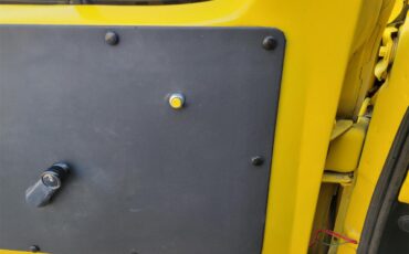 Chevrolet-C10-1973-YELLOW-YELLOW-AND-BLACK-41