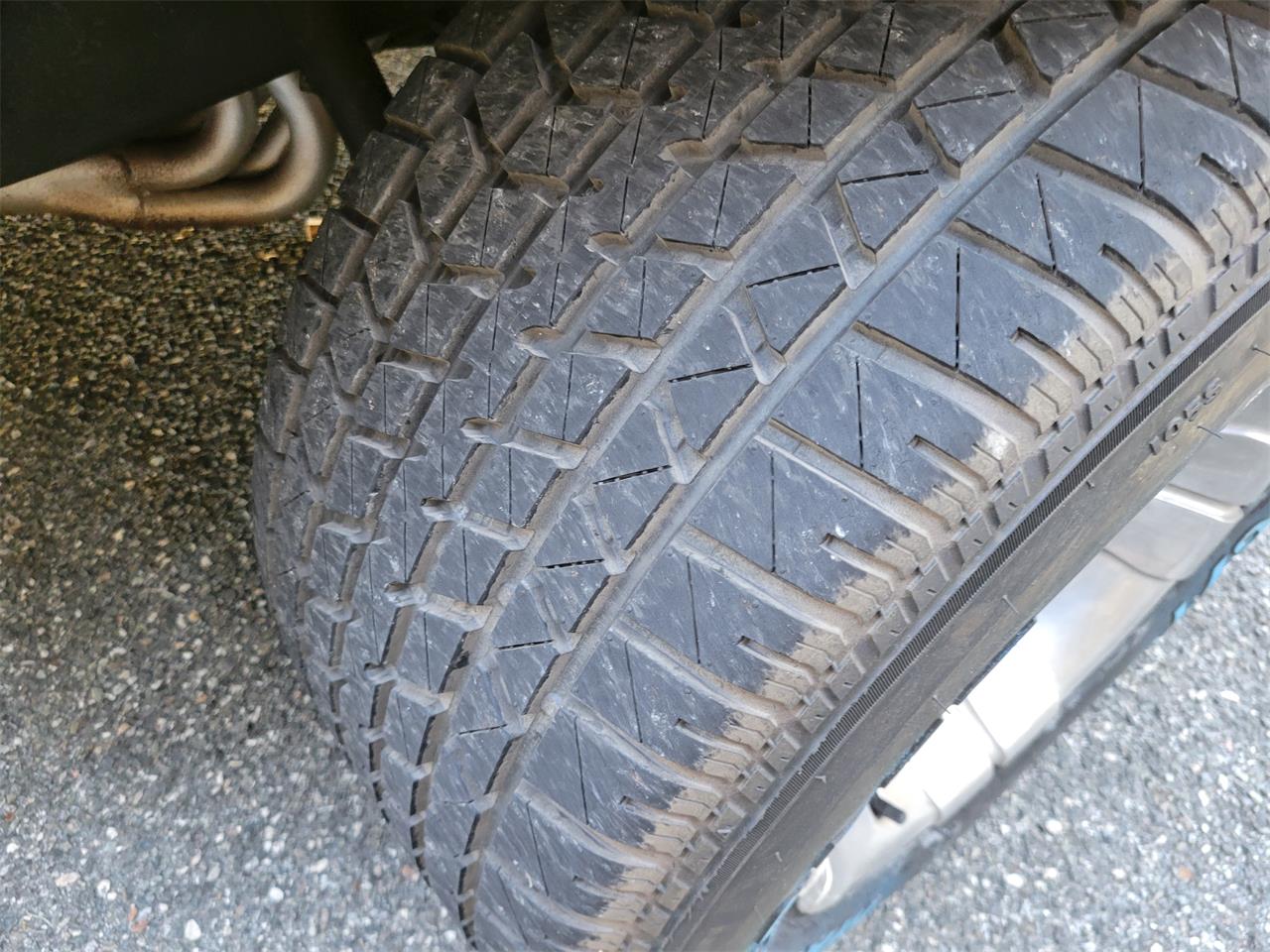 Chevrolet-C10-1973-YELLOW-YELLOW-AND-BLACK-42