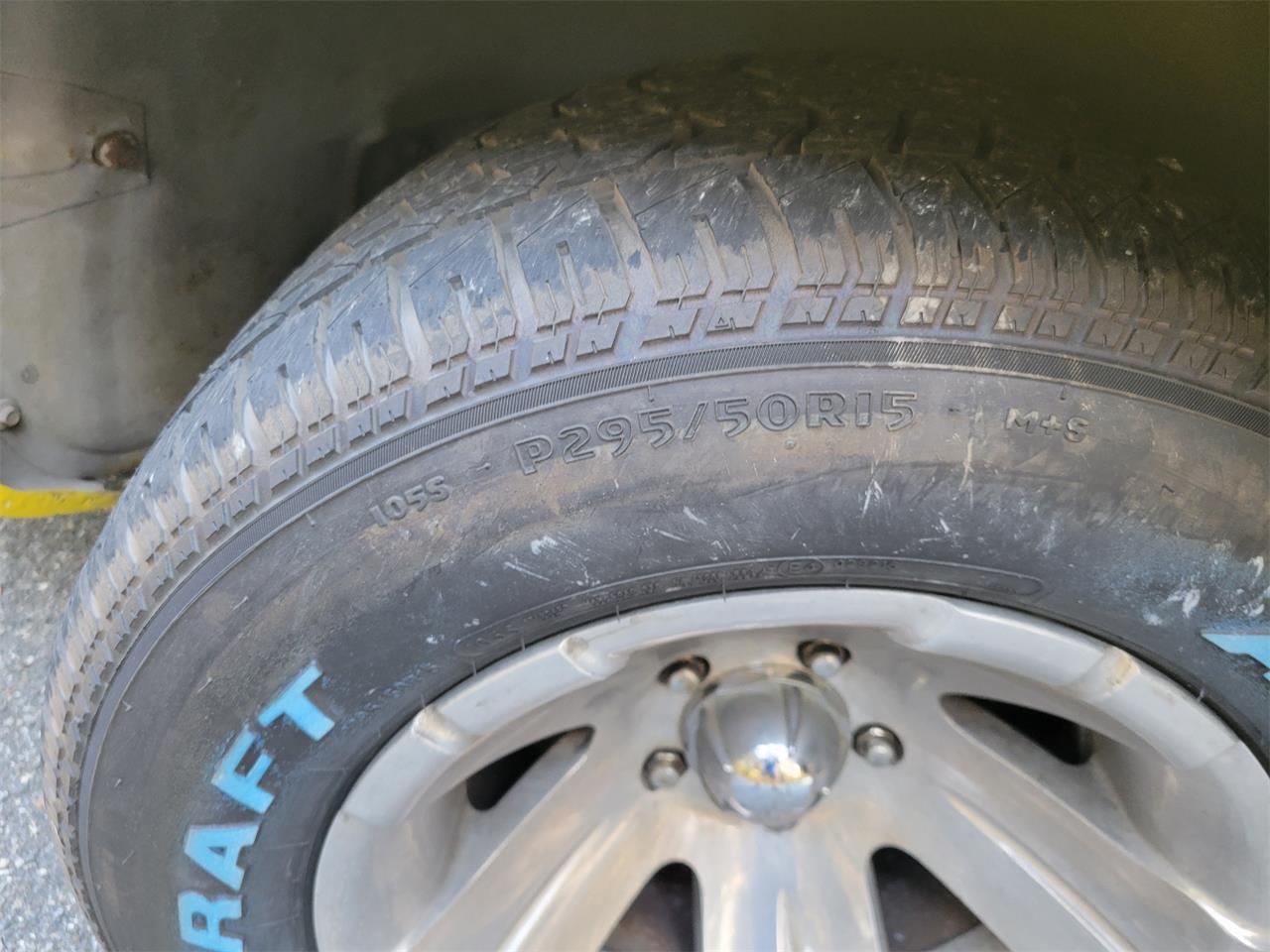 Chevrolet-C10-1973-YELLOW-YELLOW-AND-BLACK-5