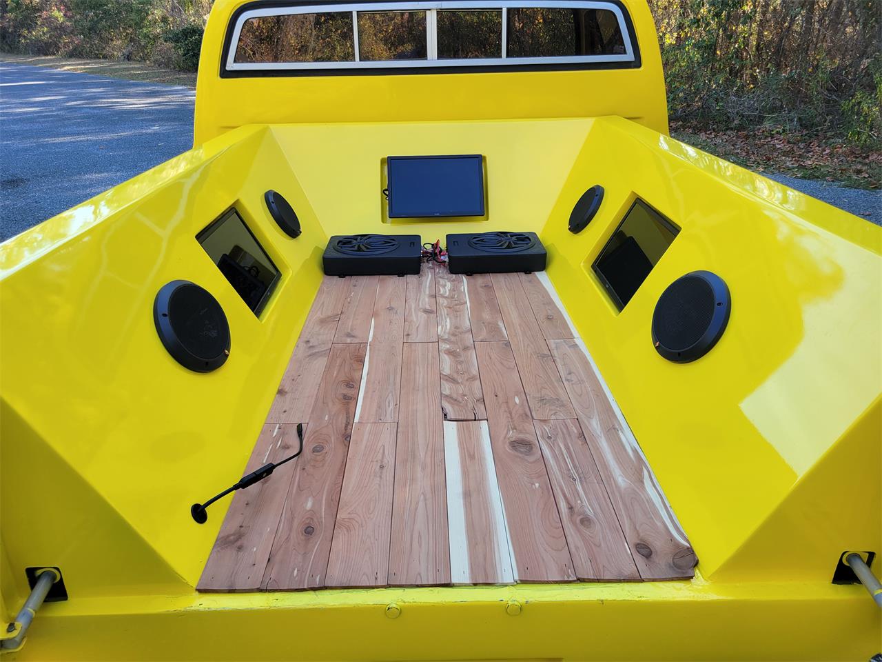 Chevrolet-C10-1973-YELLOW-YELLOW-AND-BLACK-6