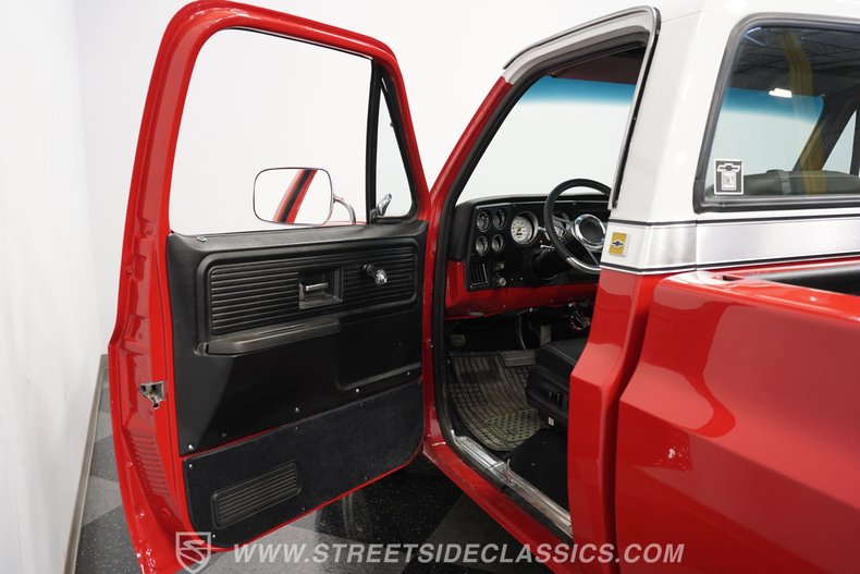 Chevrolet-C10-1976-Red-Black-2