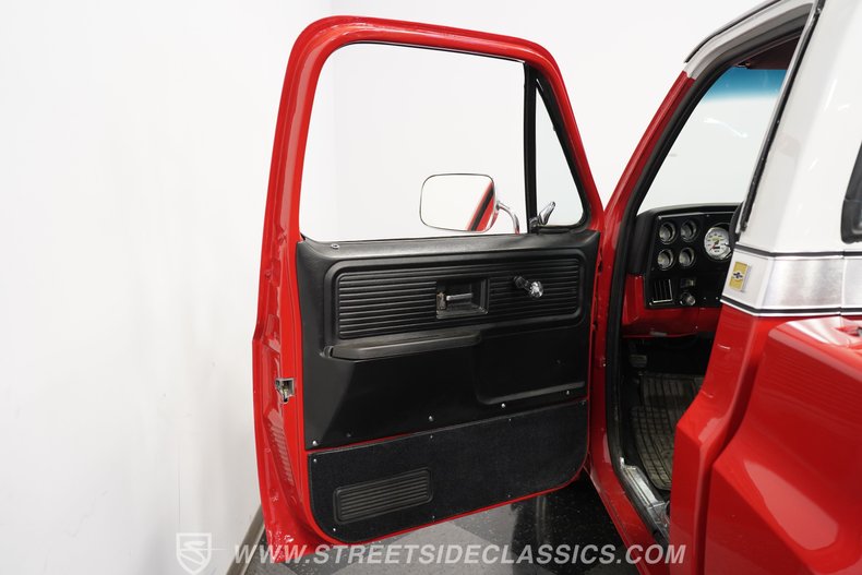 Chevrolet-C10-1976-Red-Black-41
