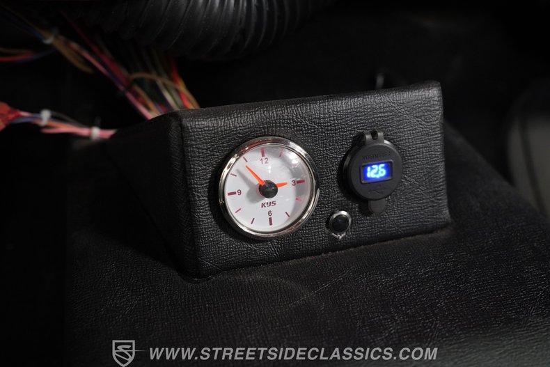 Chevrolet-C10-1976-Red-Black-45