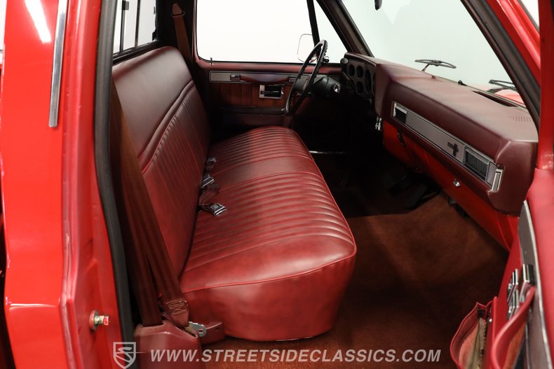 Chevrolet-C10-1986-Apple-Red-Burgundy-10