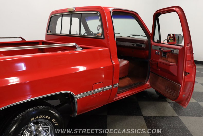 Chevrolet-C10-1986-Apple-Red-Burgundy-11