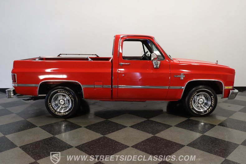 Chevrolet-C10-1986-Apple-Red-Burgundy-19