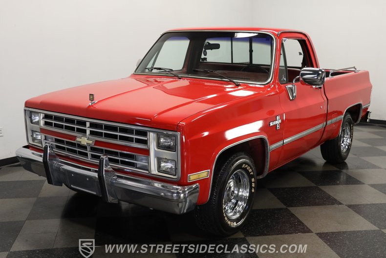 Chevrolet-C10-1986-Apple-Red-Burgundy-24