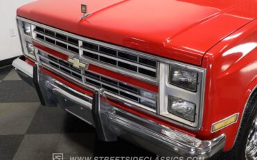 Chevrolet-C10-1986-Apple-Red-Burgundy-25