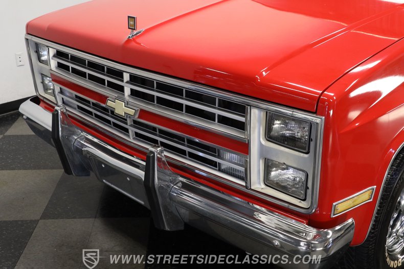Chevrolet-C10-1986-Apple-Red-Burgundy-25