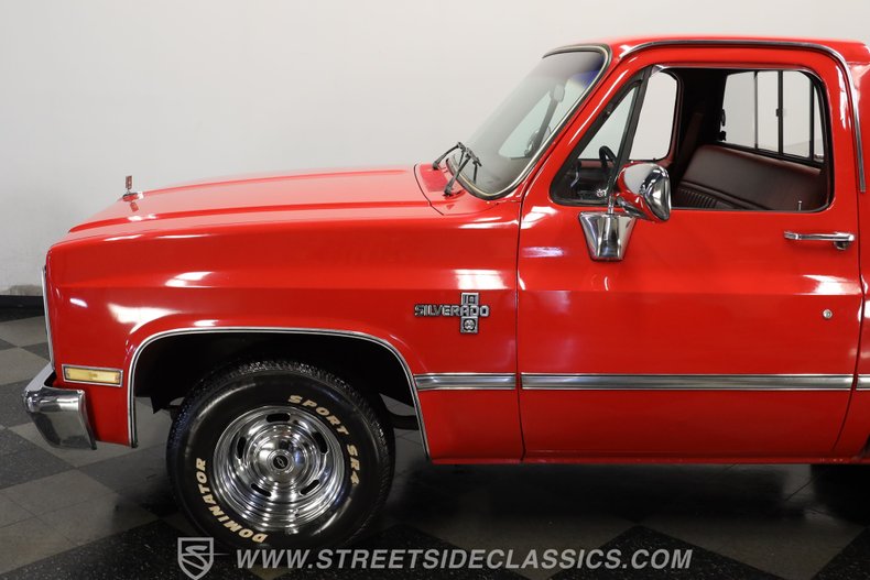 Chevrolet-C10-1986-Apple-Red-Burgundy-27