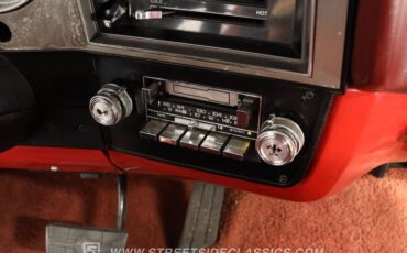 Chevrolet-C10-1986-Apple-Red-Burgundy-36