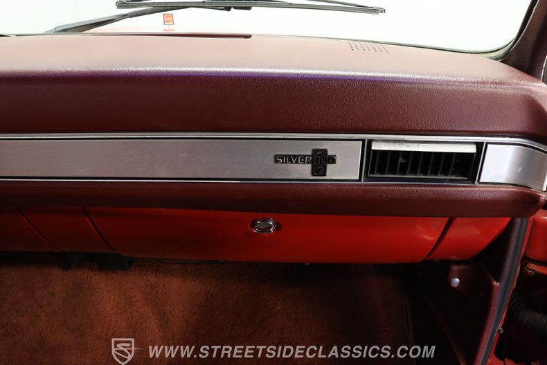 Chevrolet-C10-1986-Apple-Red-Burgundy-39