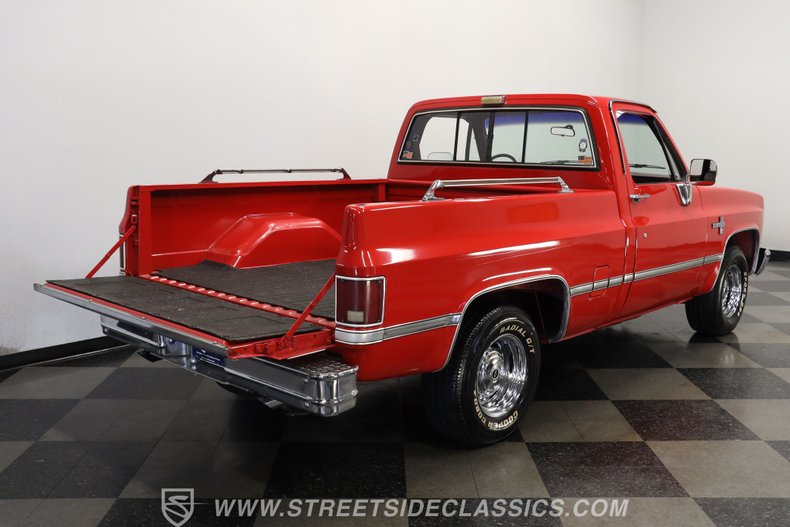 Chevrolet-C10-1986-Apple-Red-Burgundy-40