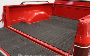 Chevrolet-C10-1986-Apple-Red-Burgundy-41