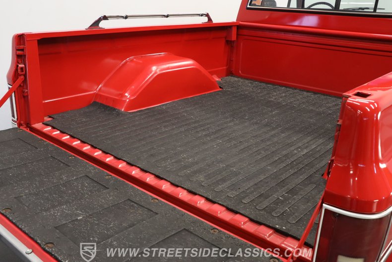 Chevrolet-C10-1986-Apple-Red-Burgundy-41