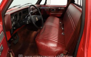 Chevrolet-C10-1986-Apple-Red-Burgundy-46